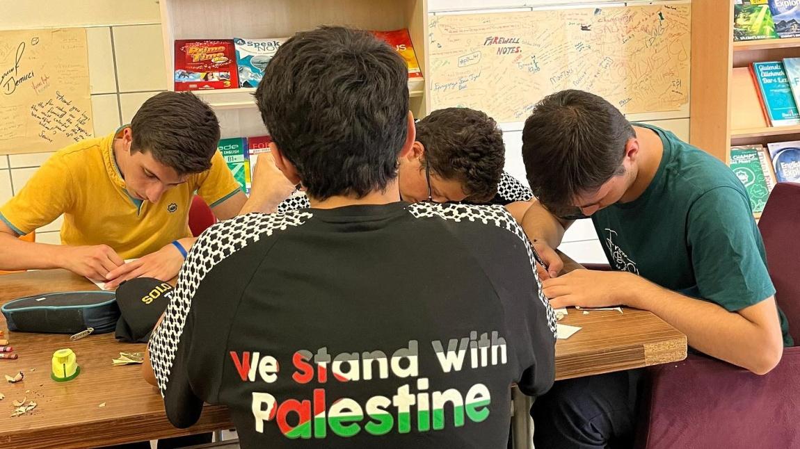 WE STAND WİTH PALESTİNE